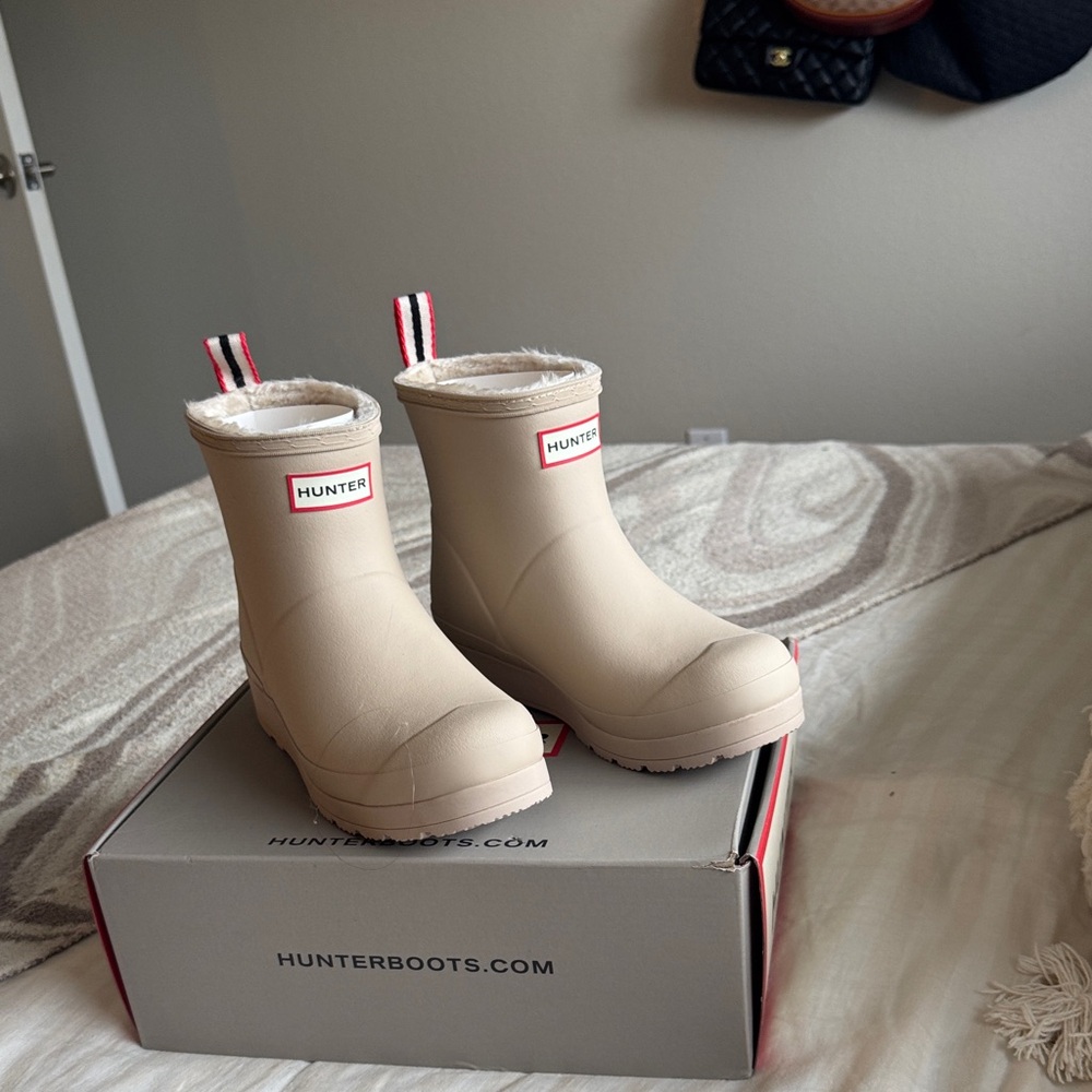 Hunter Women's Cream Winter Boots